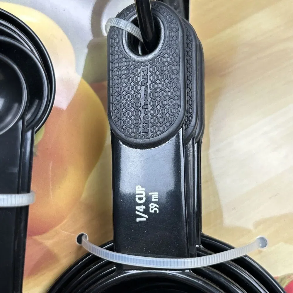 New KitchenAid Black Set of 9 Measuring Cups and Spoons Black
